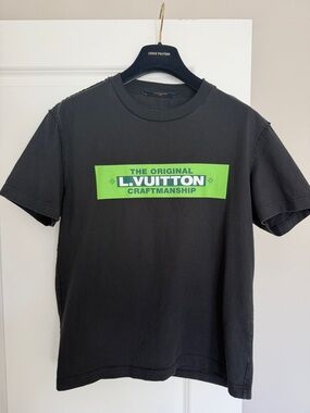 Authentic 22SS Louis Vuitton Unisex LV Logo Print T-shirt